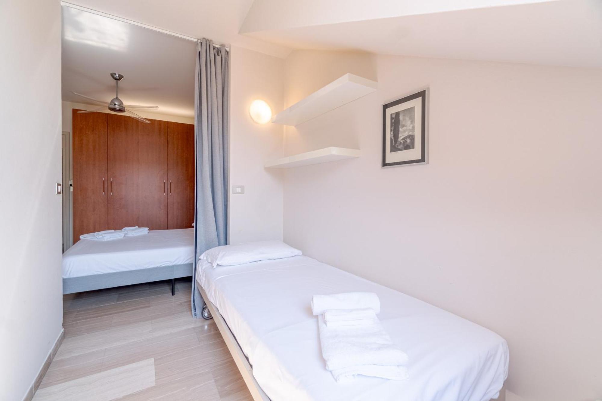 Апартаменты Casa Valeggio Attic Apt Few Steps From Porta Nuova Турин Экстерьер фото