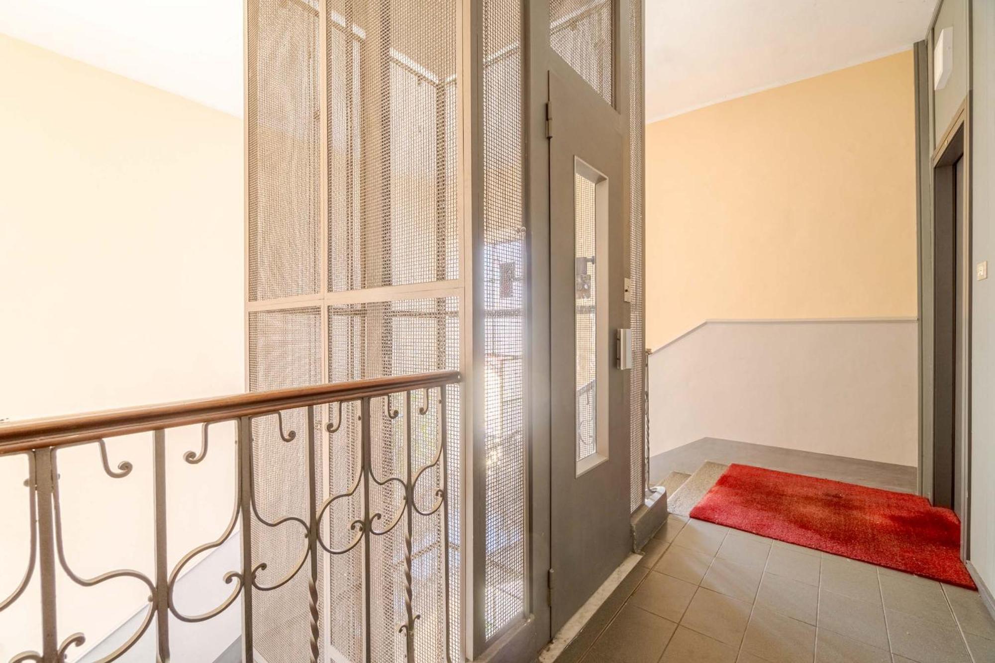 Апартаменты Casa Valeggio Attic Apt Few Steps From Porta Nuova Турин Экстерьер фото